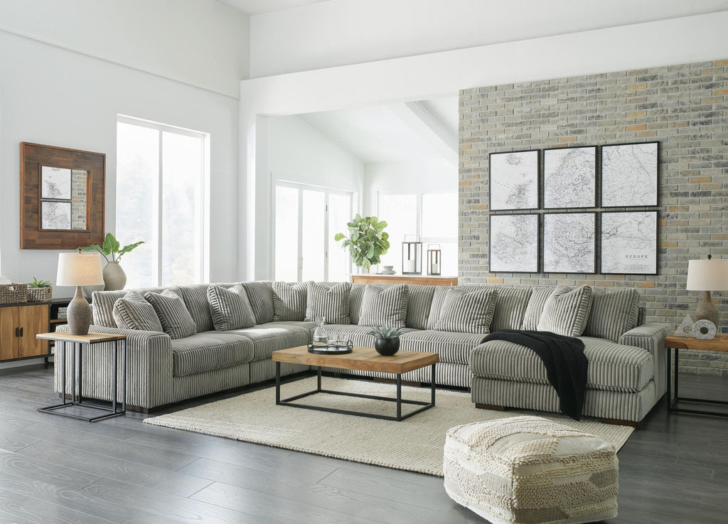Lindyn - Sectional by Unique Piece Furniture