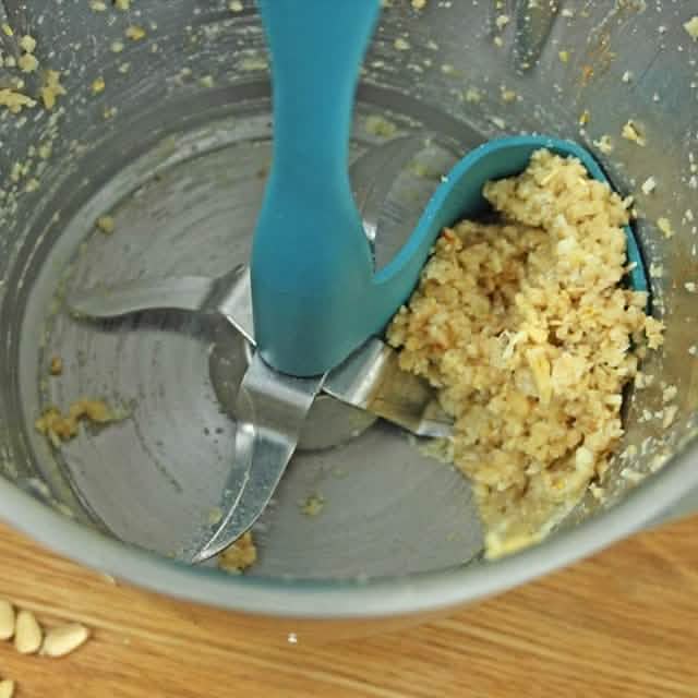 2-Pack: Rotary Scraper Rotating Spatula Scooping Portioning Food Processor by DailySale