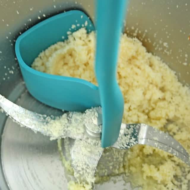 2-Pack: Rotary Scraper Rotating Spatula Scooping Portioning Food Processor by DailySale