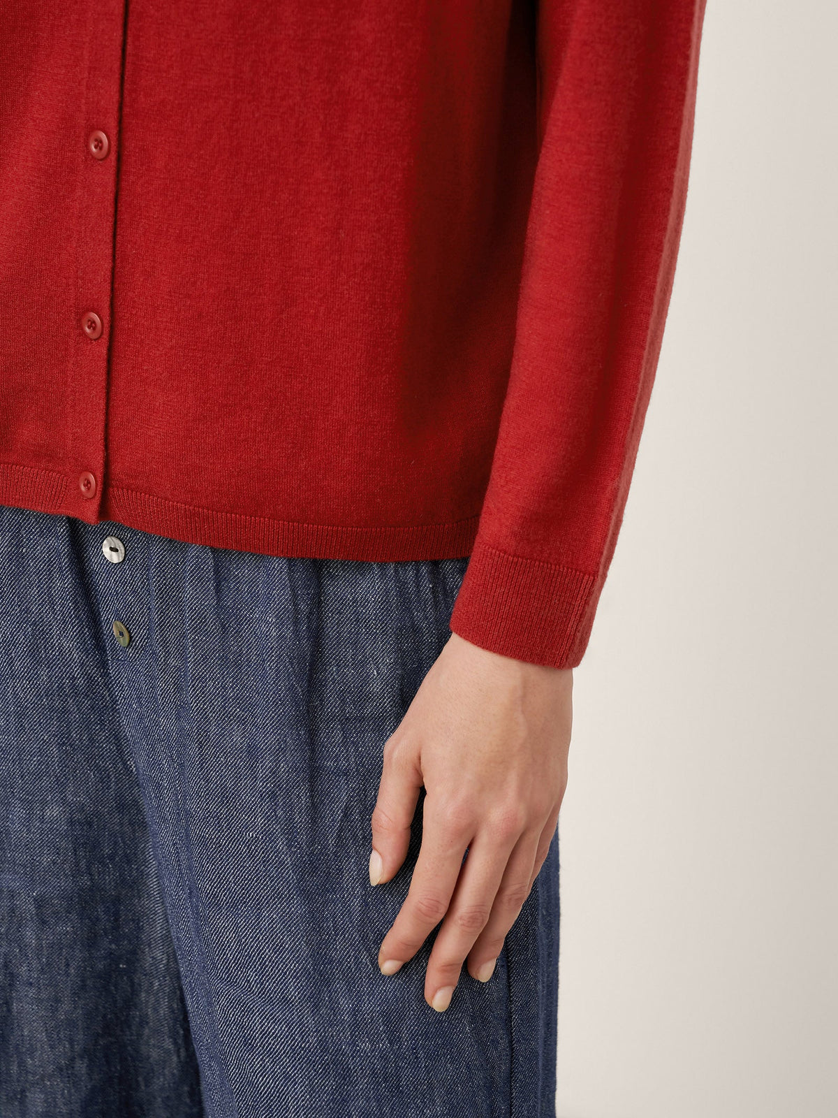 100% Extra-Fine Merino Wool Buttoned Knit Cardigan CAYLA by LINTICO