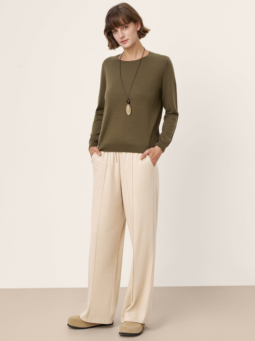 100% Extra-Fine Merino Wool Essential Crew Neck Knit Sweater BRIDGET by LINTICO