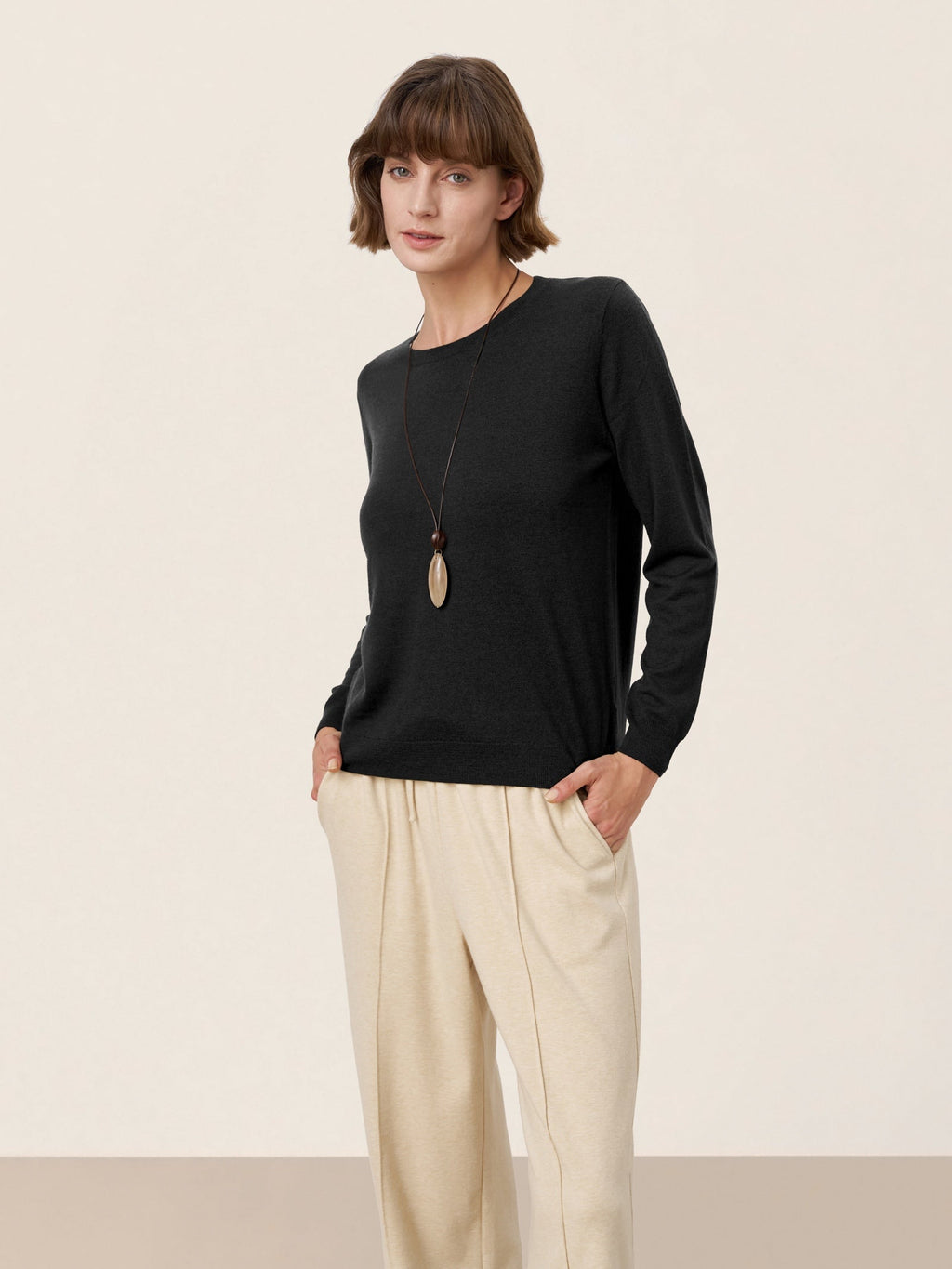 100% Extra-Fine Merino Wool Essential Crew Neck Knit Sweater BRIDGET by LINTICO