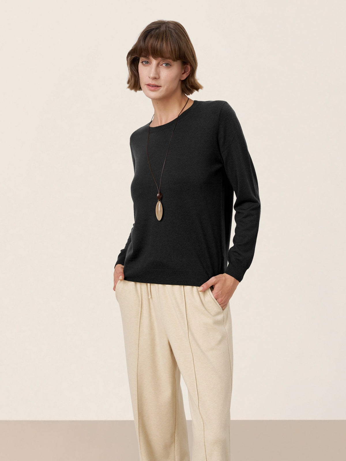 100% Extra-Fine Merino Wool Essential Crew Neck Knit Sweater BRIDGET by LINTICO