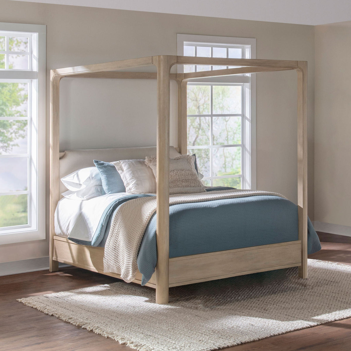 Solano 85-inch Queen Canopy Bed Weathered Mango by Unique Piece Furniture