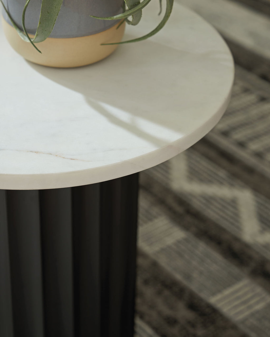 Wainstone - Accent Table - Black / White by Unique Piece Furniture