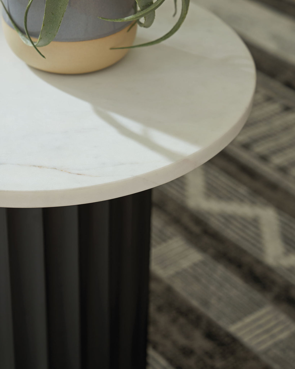 Wainstone - Accent Table - Black / White by Unique Piece Furniture