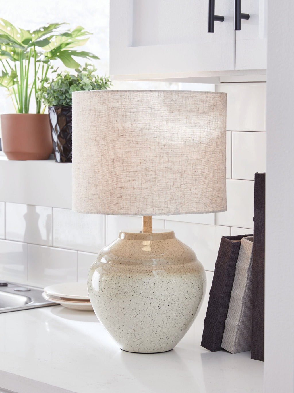 Waldish - Metal Table Lamp - Cream / Beige by Unique Piece Furniture