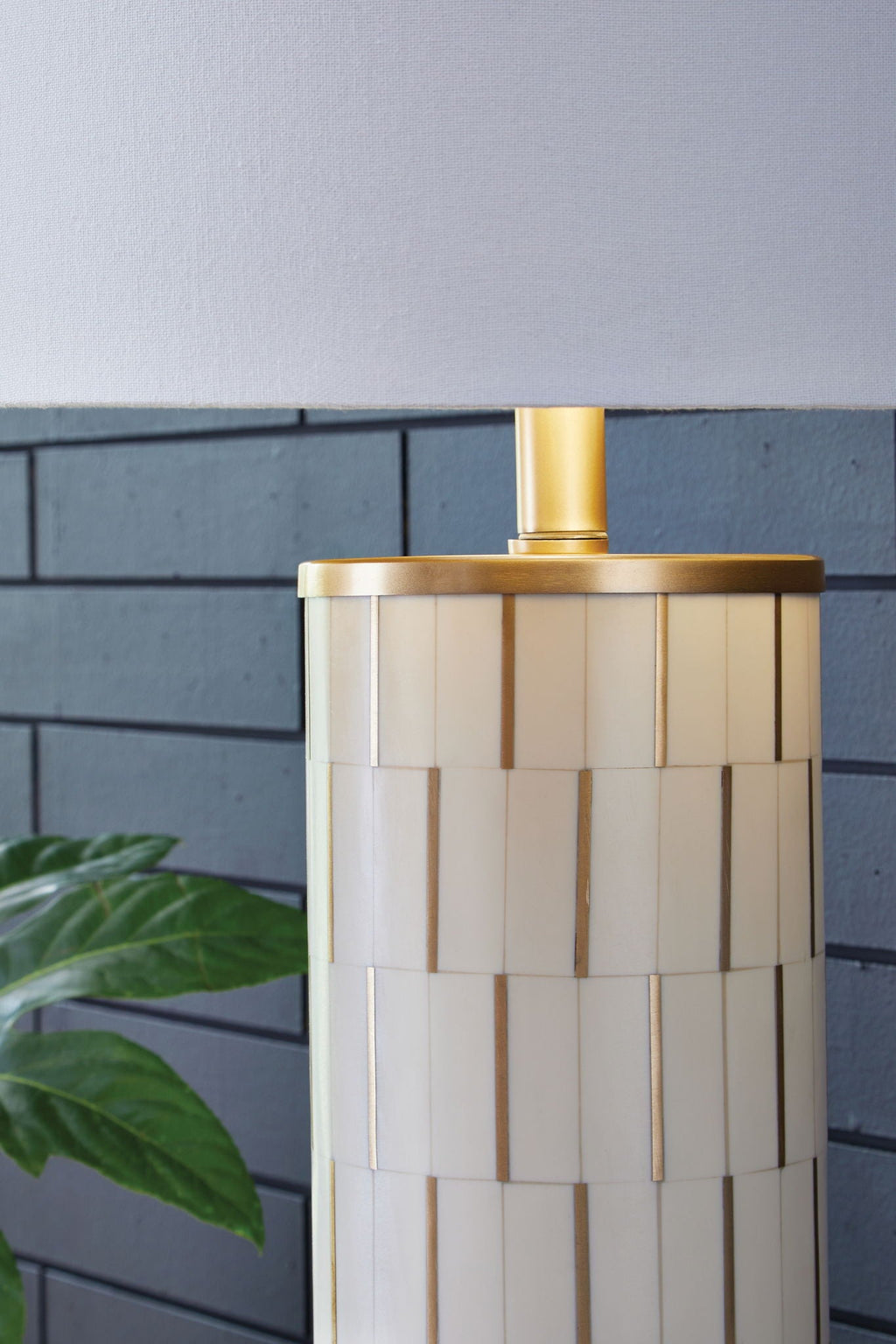 Faridworth - Poly Table Lamp - White / Gold Finish by Unique Piece Furniture