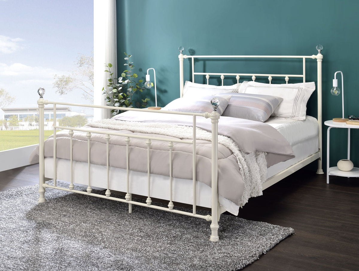 Comet - Bed, Elegant Spindle Design by Unique Piece Furniture