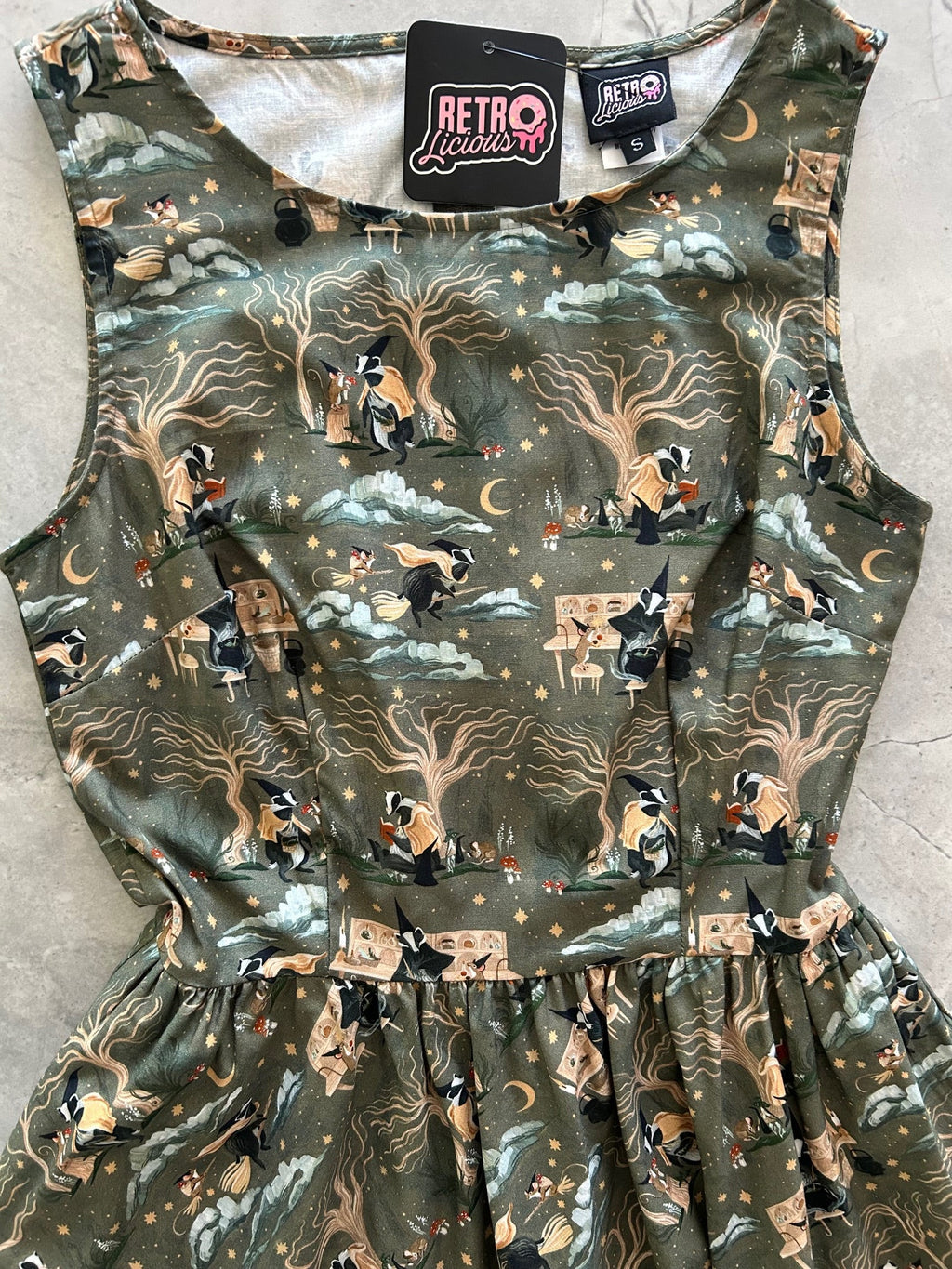 Badger & Mouse Vintage Dress - 3X only, 1 left! by Retrolicious