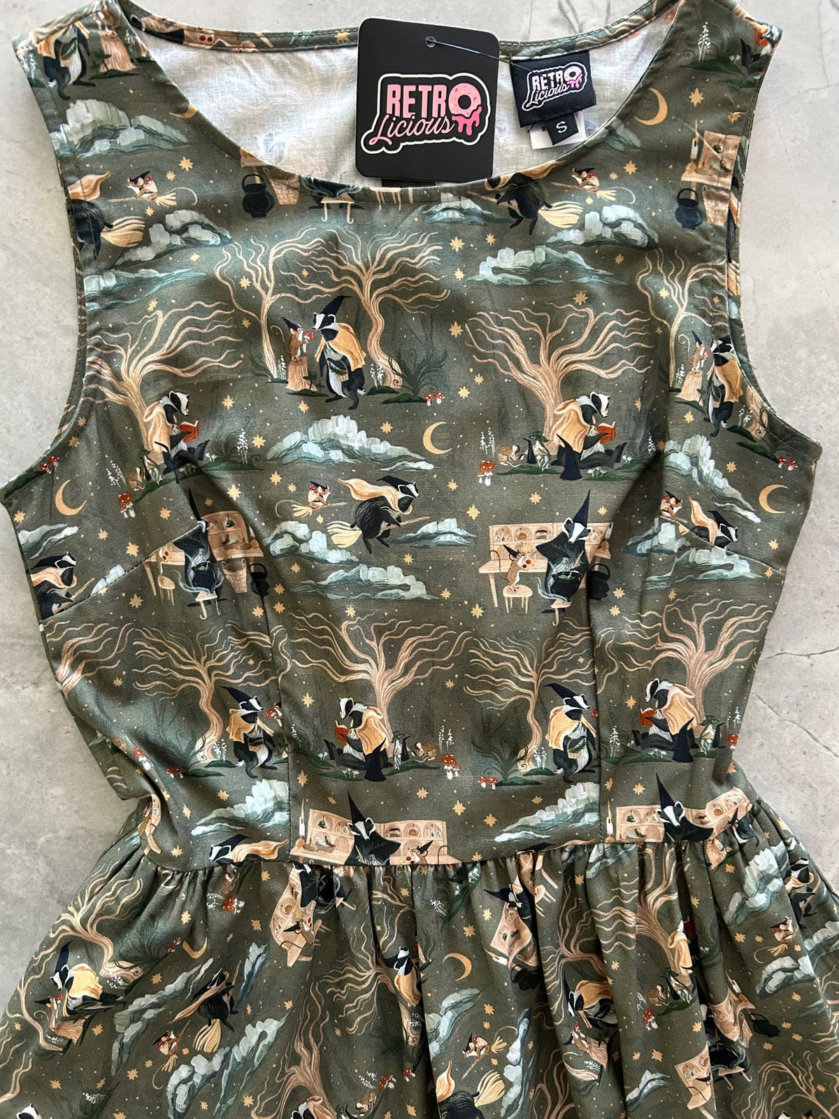 Badger & Mouse Vintage Dress - 3X only, 1 left! by Retrolicious