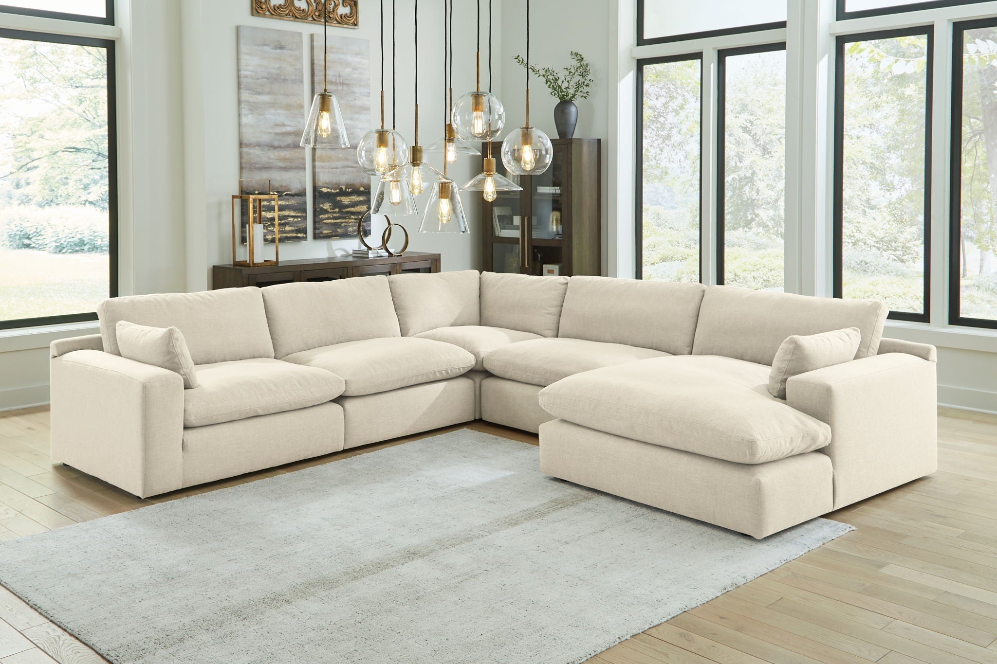 Elyza - Sectional by Unique Piece Furniture