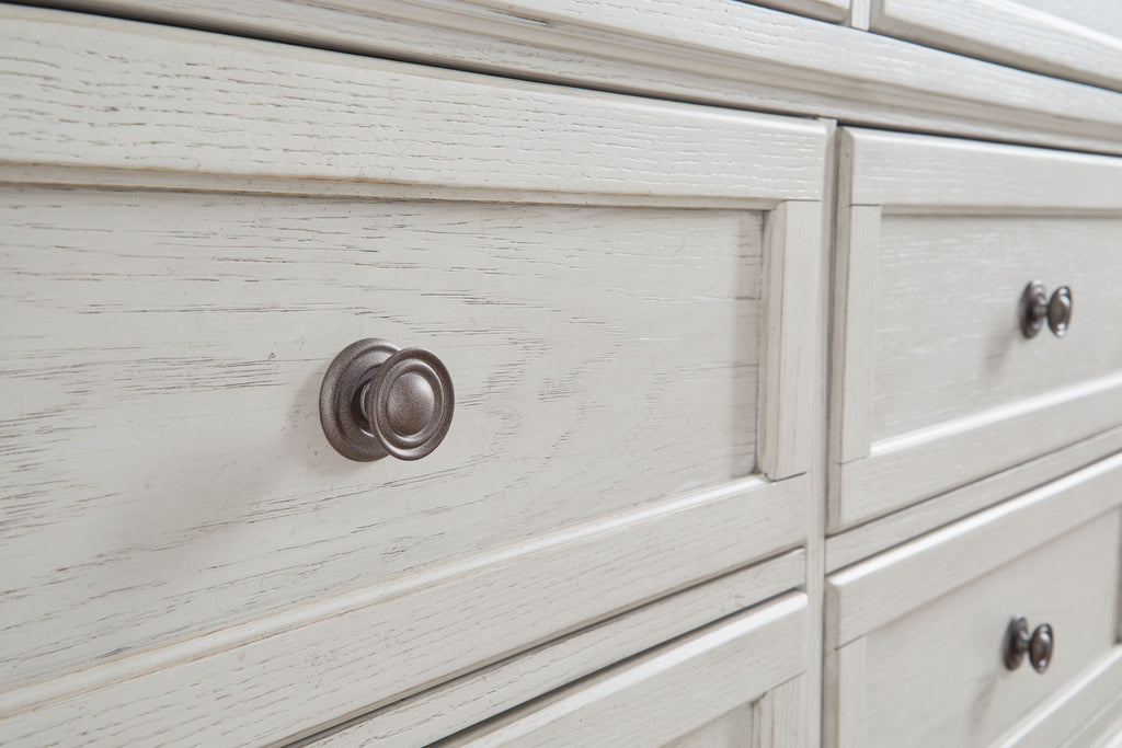 Robbinsdale - Dresser by Unique Piece Furniture