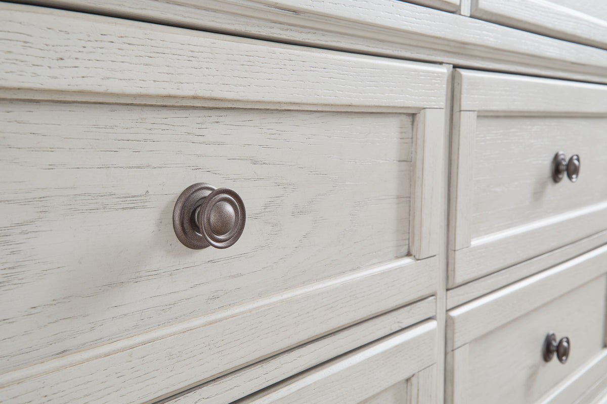 Robbinsdale - Dresser by Unique Piece Furniture