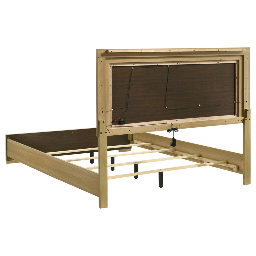 Hyland 4-piece Queen Bedroom Set Natural by Unique Piece Furniture