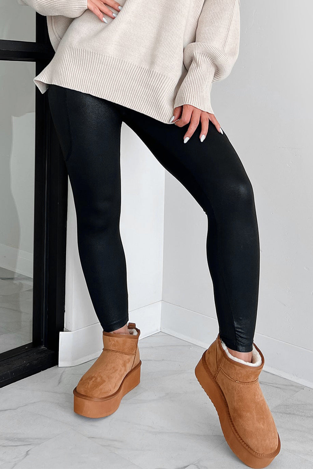 Black V Crossover High Waist Pocketed Leggings by Dear-Lover Dropshipping