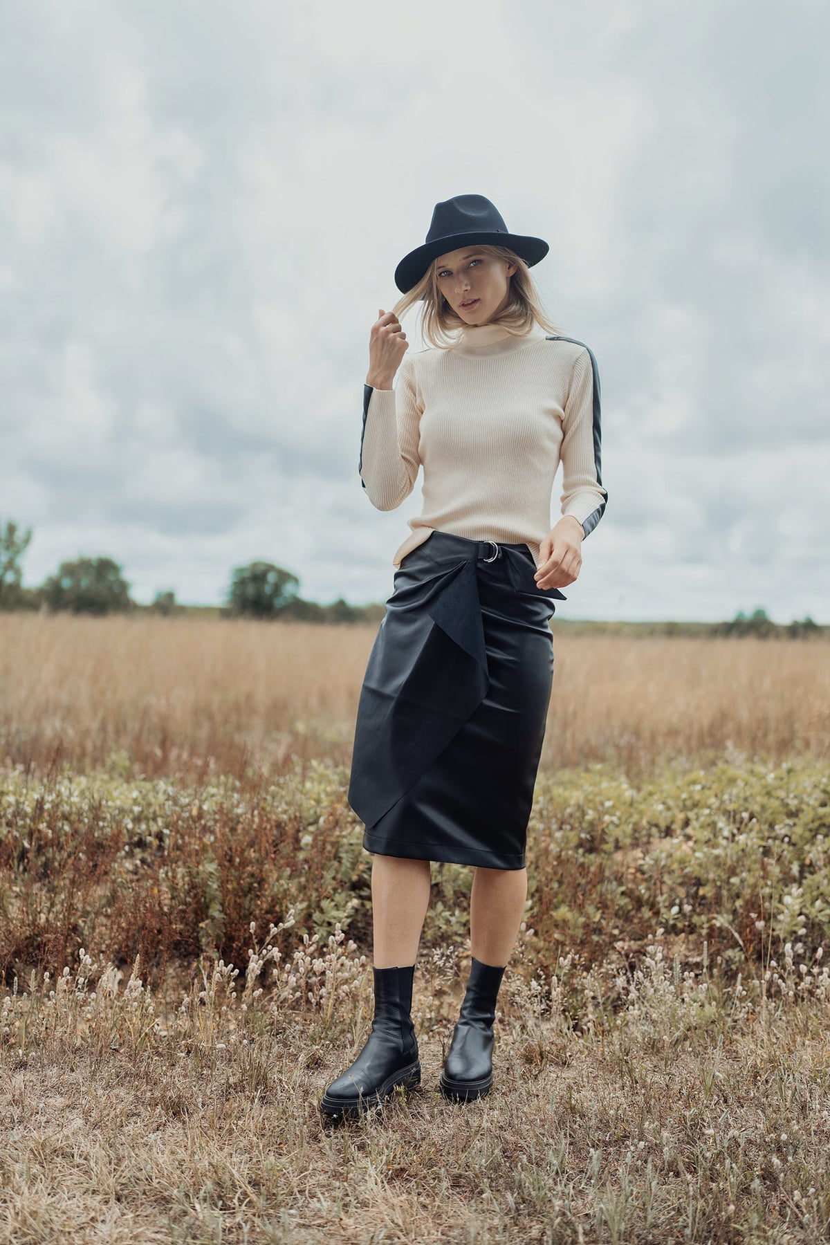 STRAIGHT LEATHER SKIRT WITH BUCKLE by profile-nyc