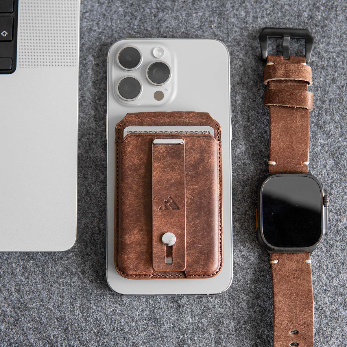Magnetic Cardholder by Robust