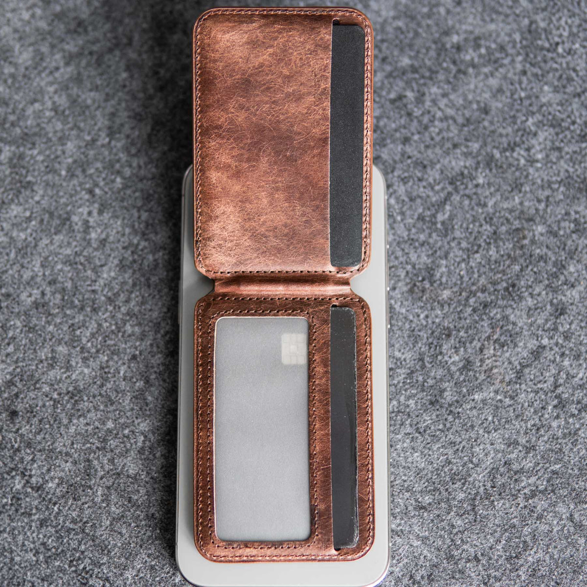 Magnetic Cardholder by Robust