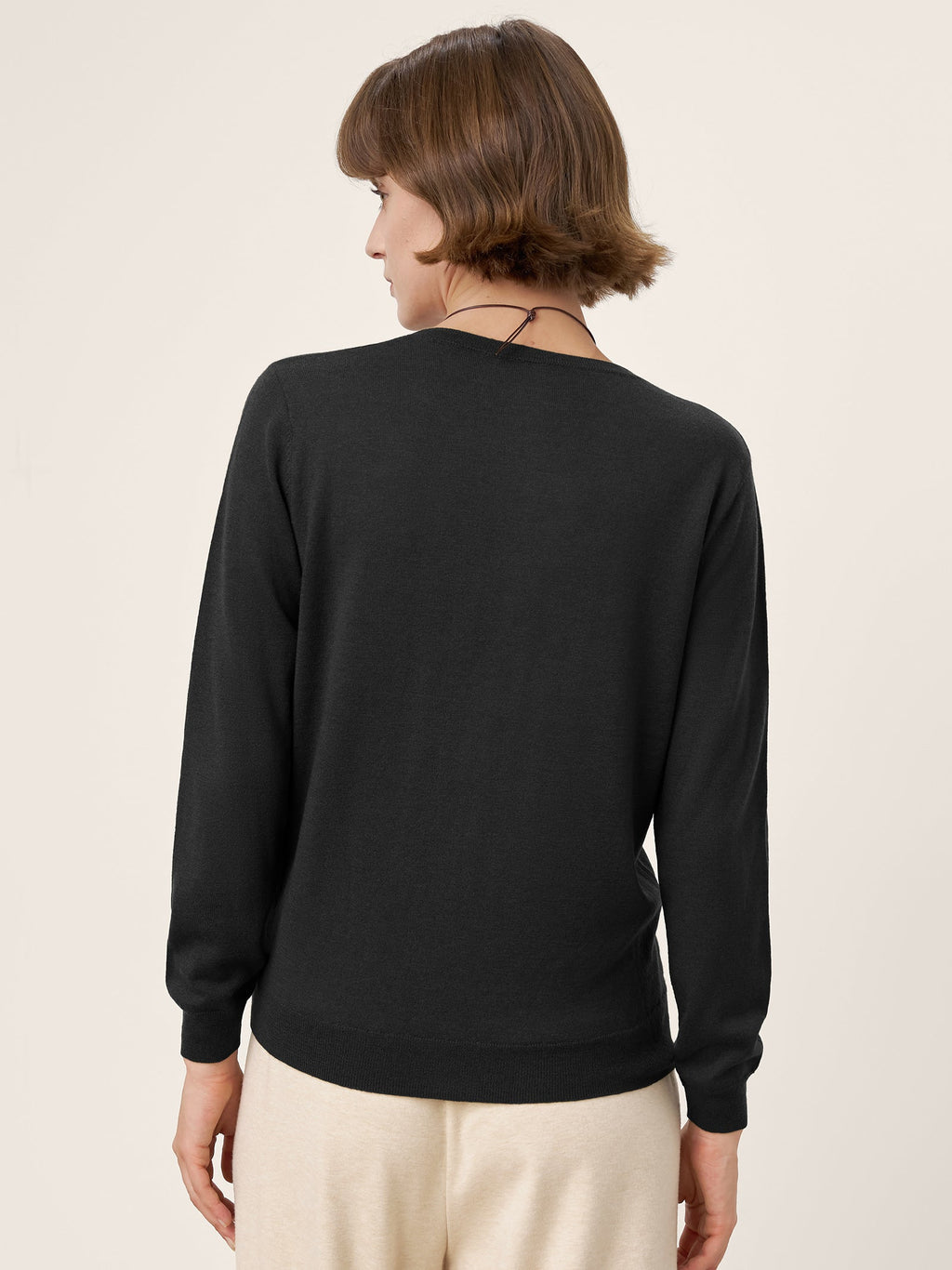 100% Extra-Fine Merino Wool Essential Crew Neck Knit Sweater BRIDGET by LINTICO