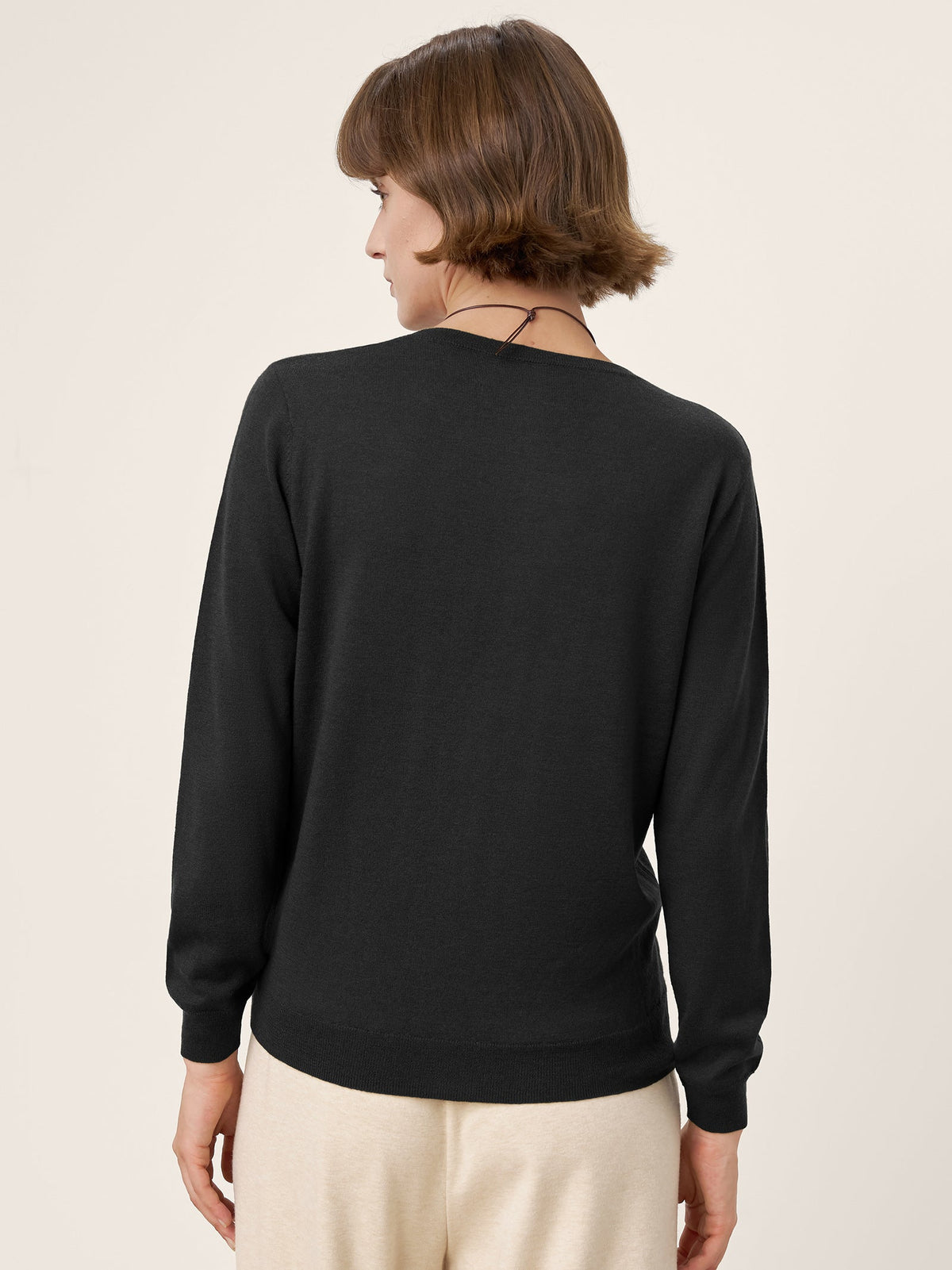 100% Extra-Fine Merino Wool Essential Crew Neck Knit Sweater BRIDGET by LINTICO