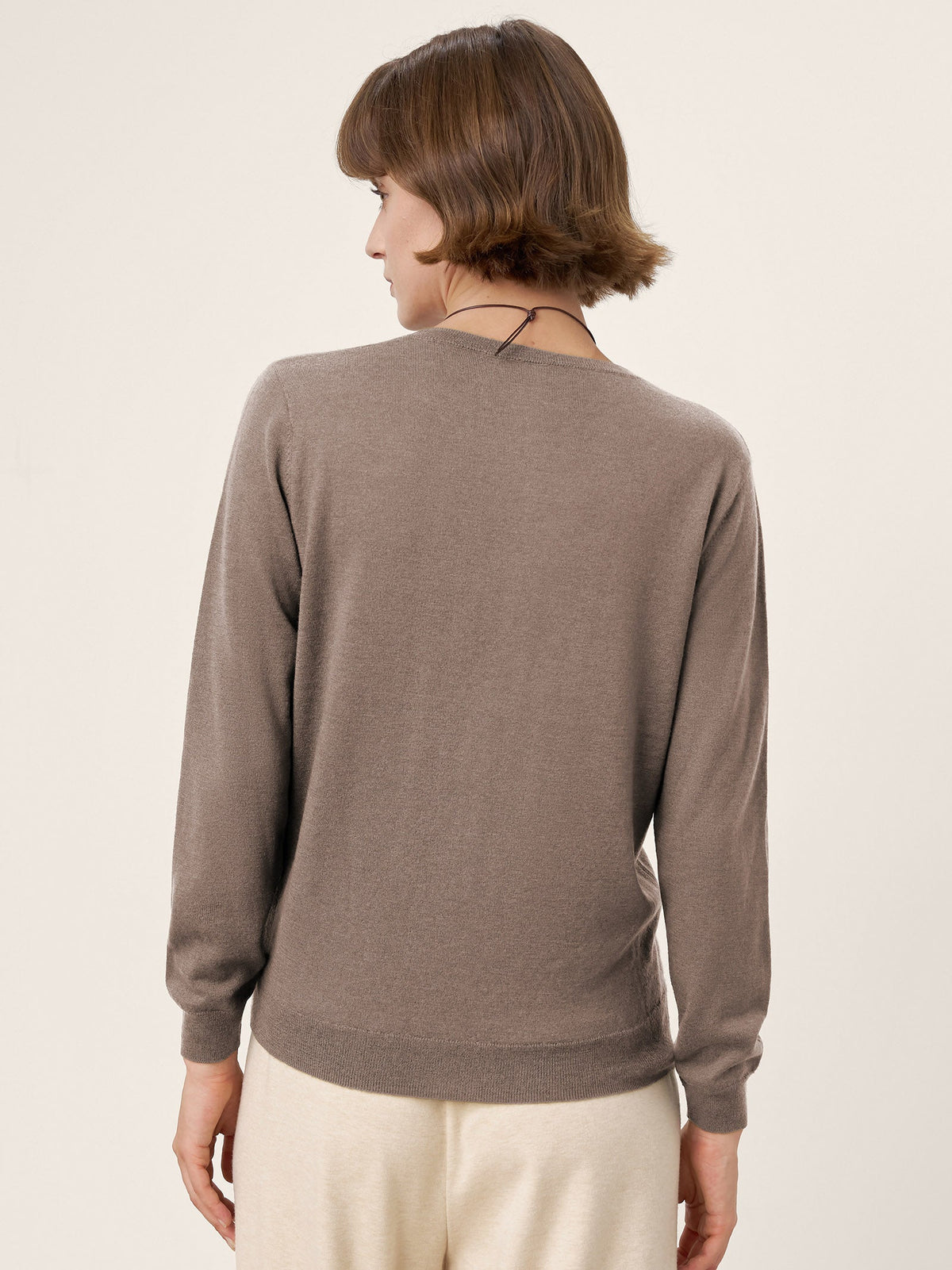 100% Extra-Fine Merino Wool Essential Crew Neck Knit Sweater BRIDGET by LINTICO