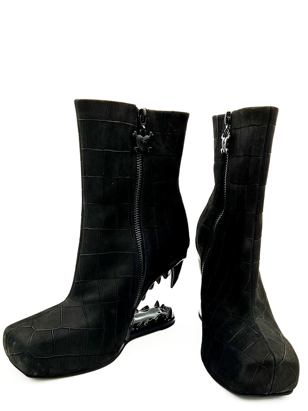 Gnasher Boot by Charla Tedrick