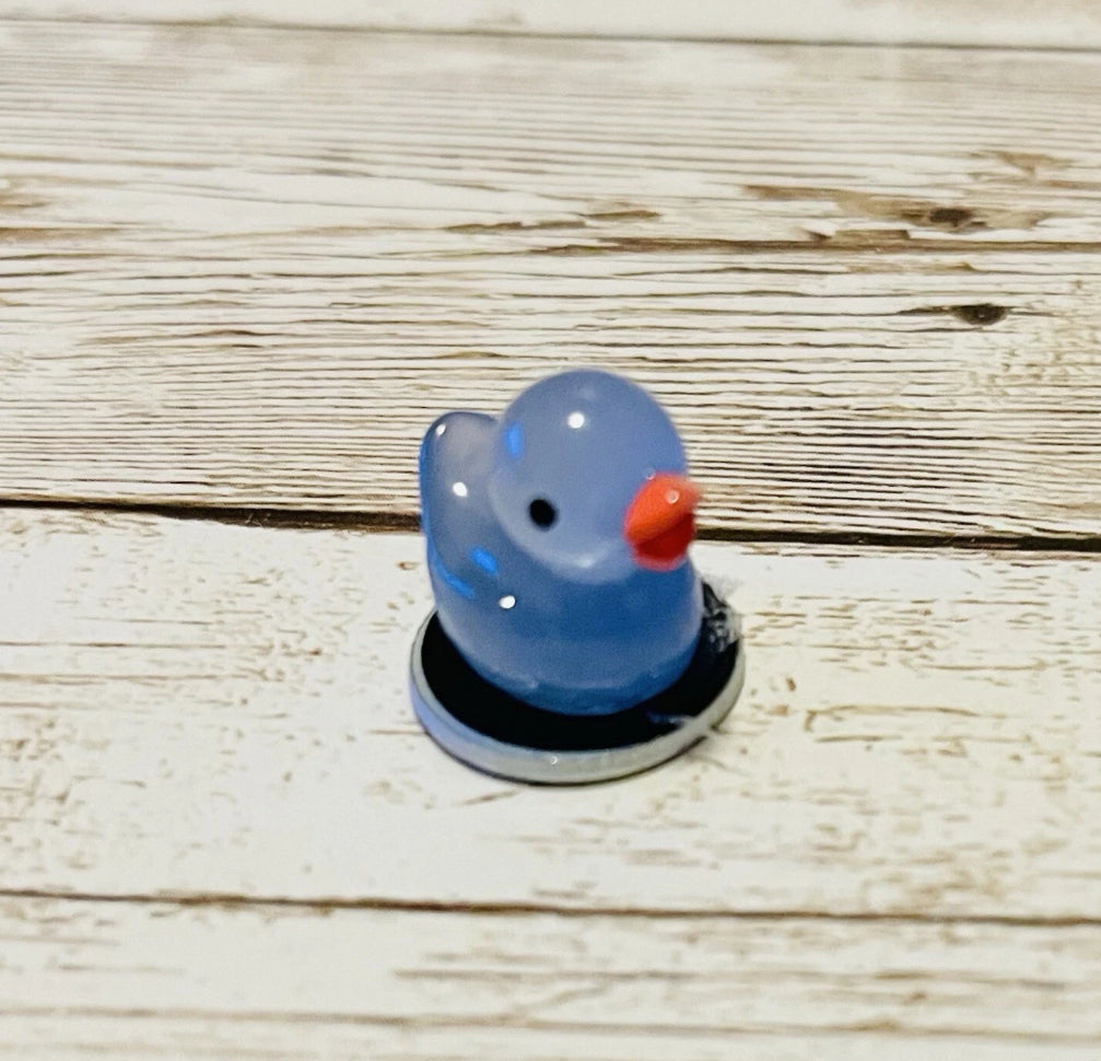 Fichas Luminosas de Patitos con Pala Magnetica y Corcholata Resin Filler Luminous Chips Duckies for Bingo Cards with Magnetic Wand and Container by Chica Mexico