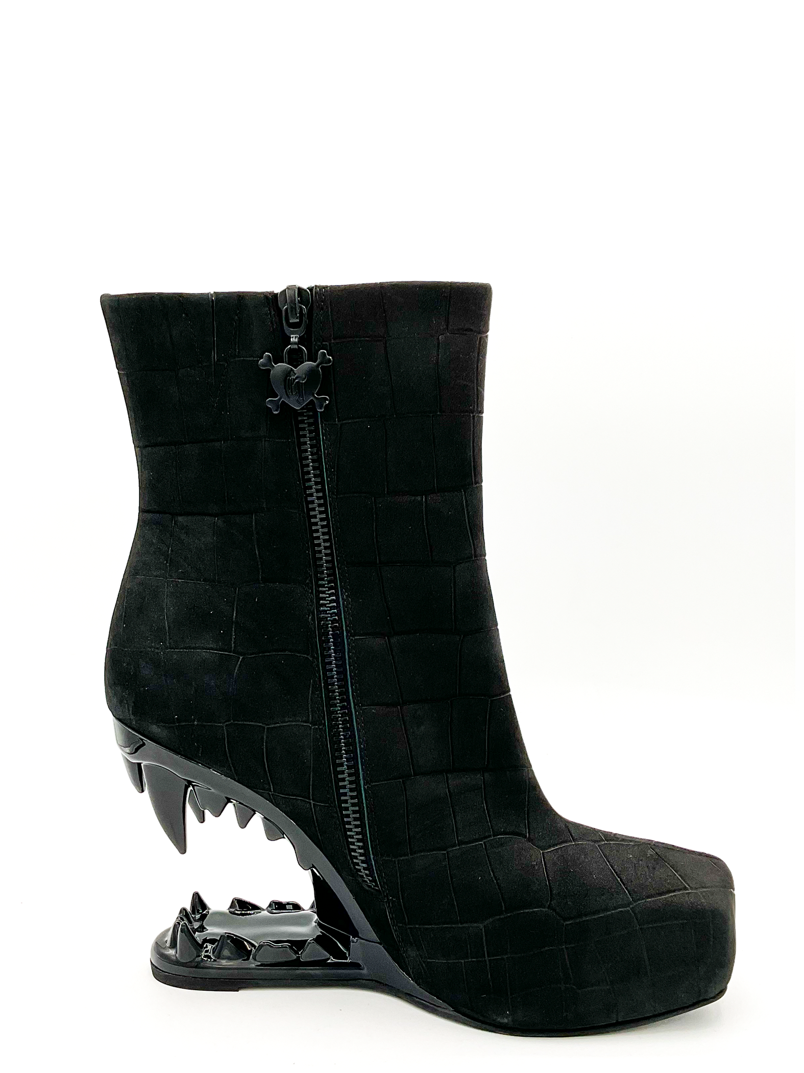 Gnasher Boot by Charla Tedrick
