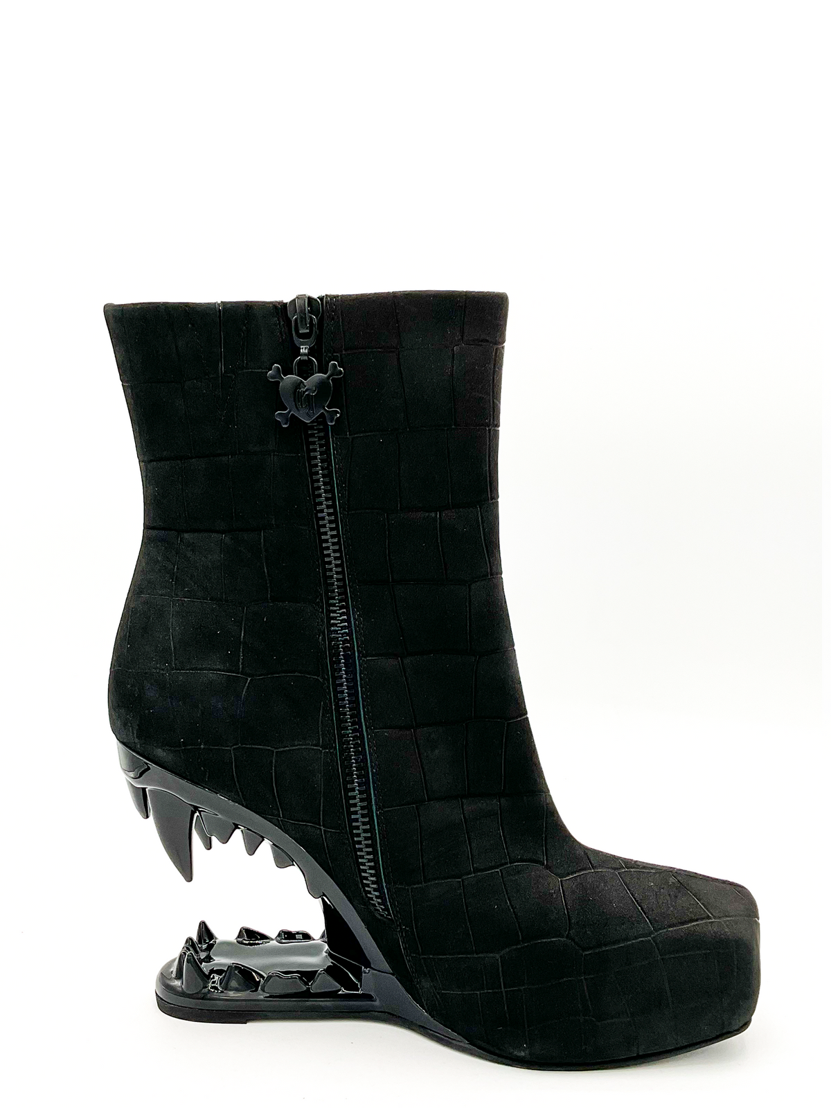 Gnasher Boot by Charla Tedrick