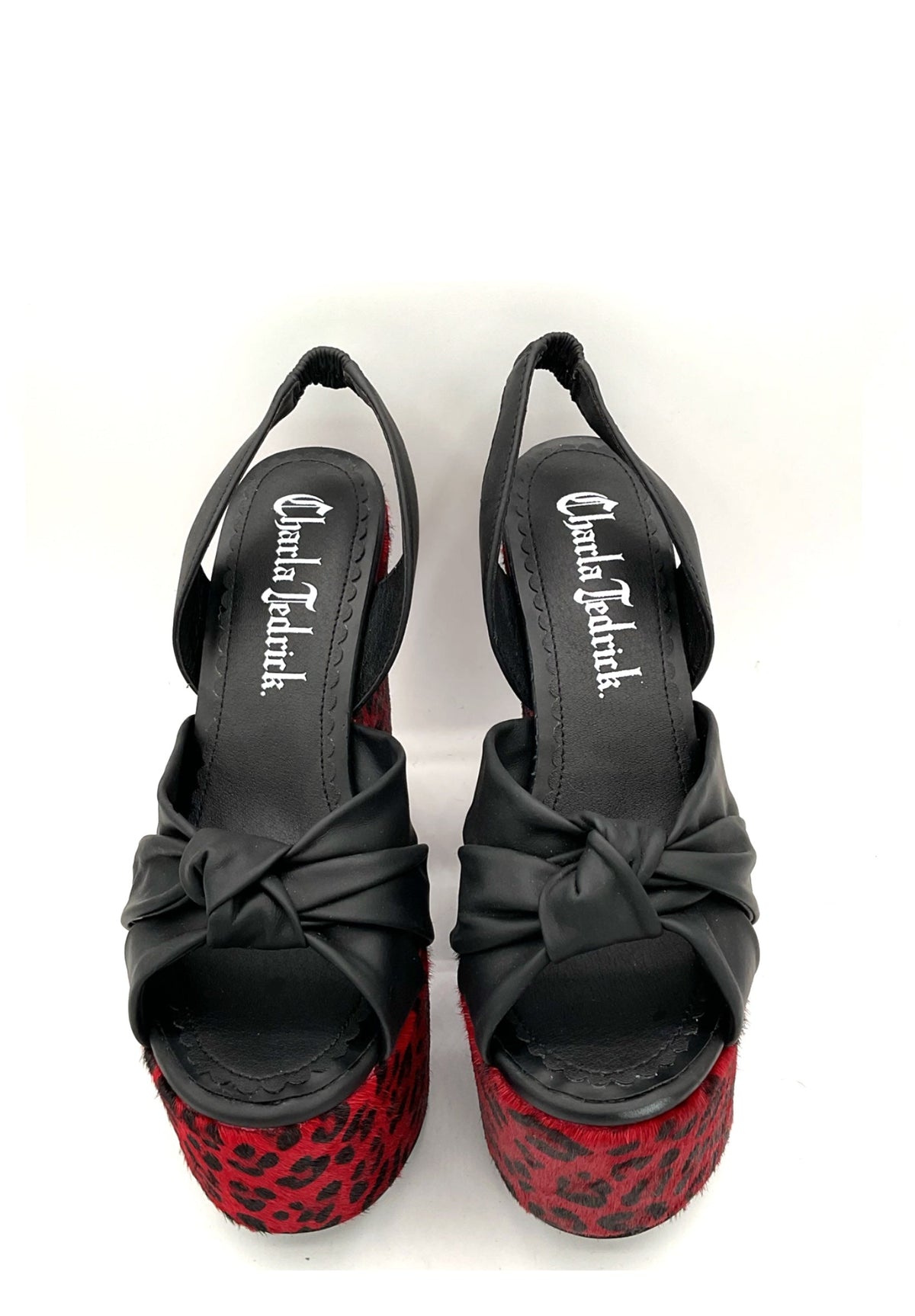 Lusterous Leo Platform by Charla Tedrick
