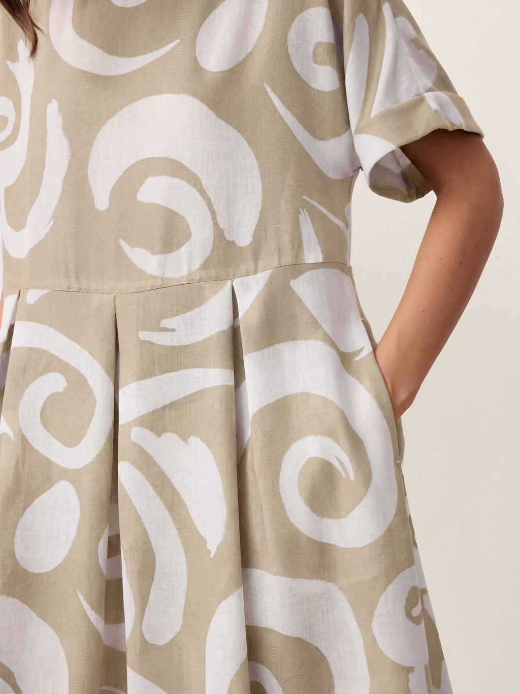 Linen Abstract-Print Pleated-Waist Midi Dress PRIYA by LINTICO