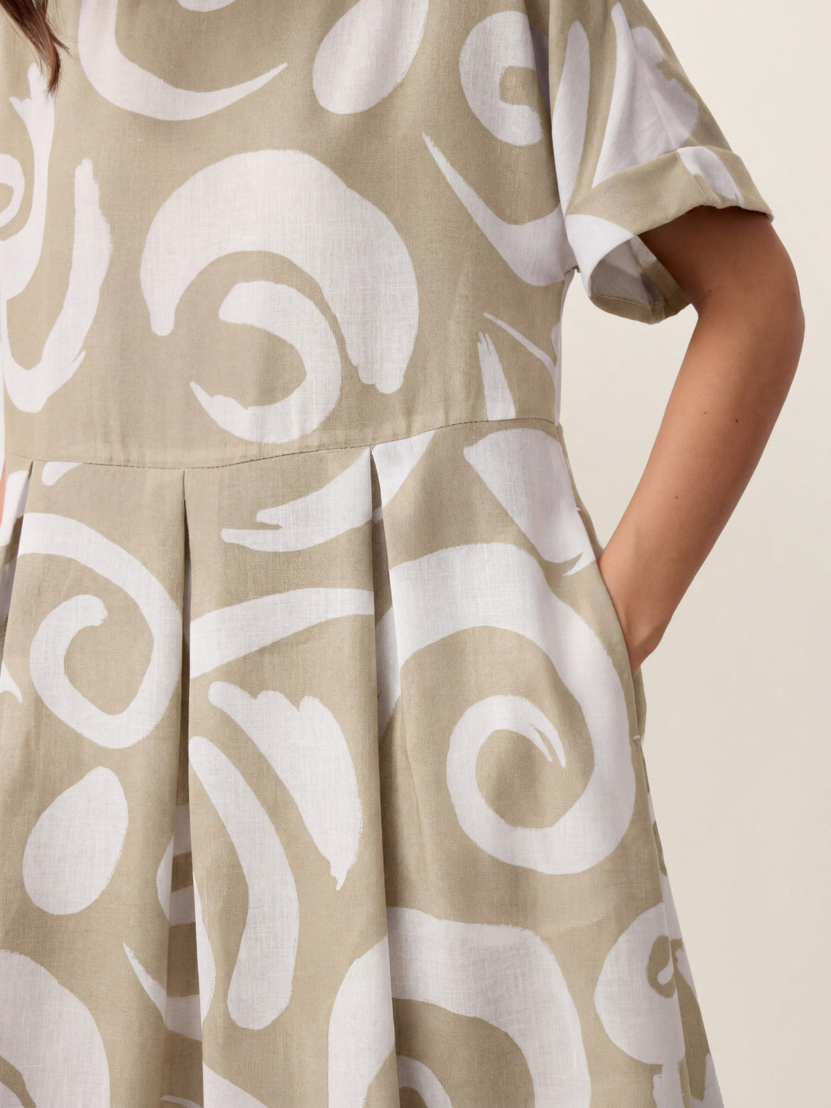 Linen Abstract-Print Pleated-Waist Midi Dress PRIYA by LINTICO