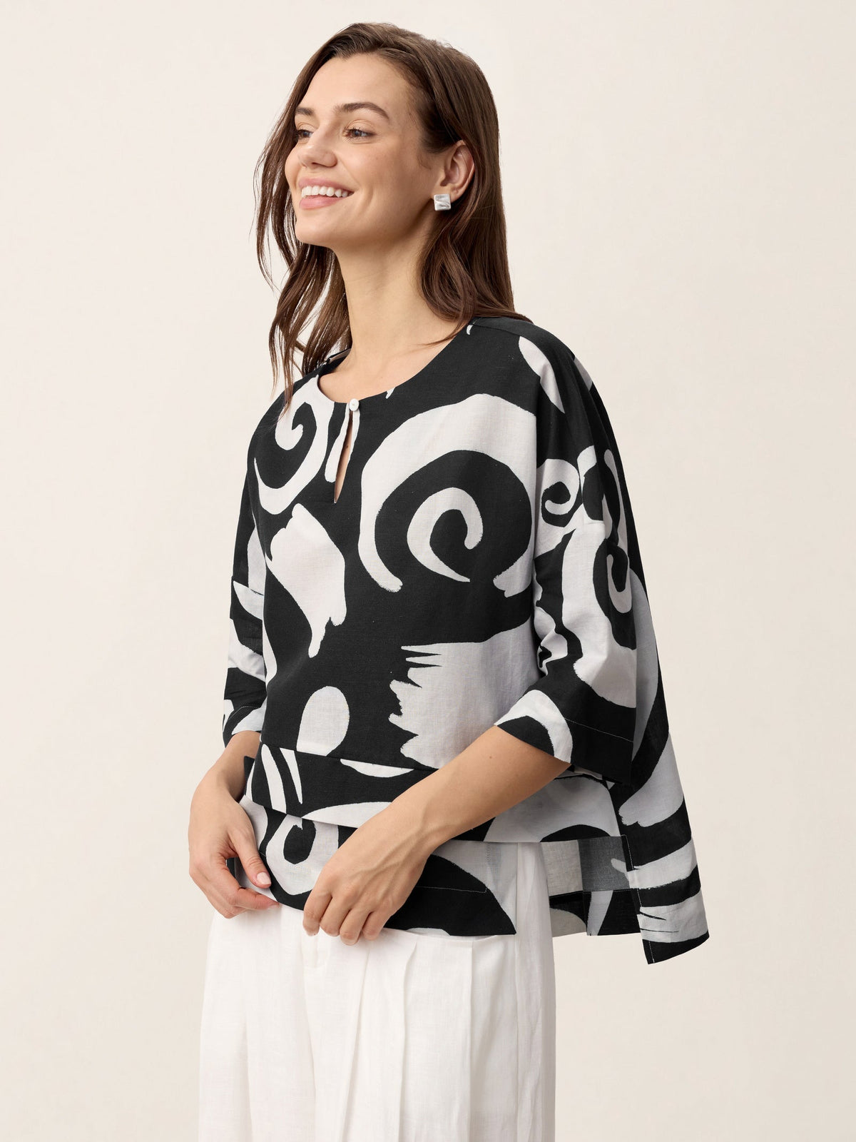 Linen Layered Asymmetric Top NOREEN by LINTICO