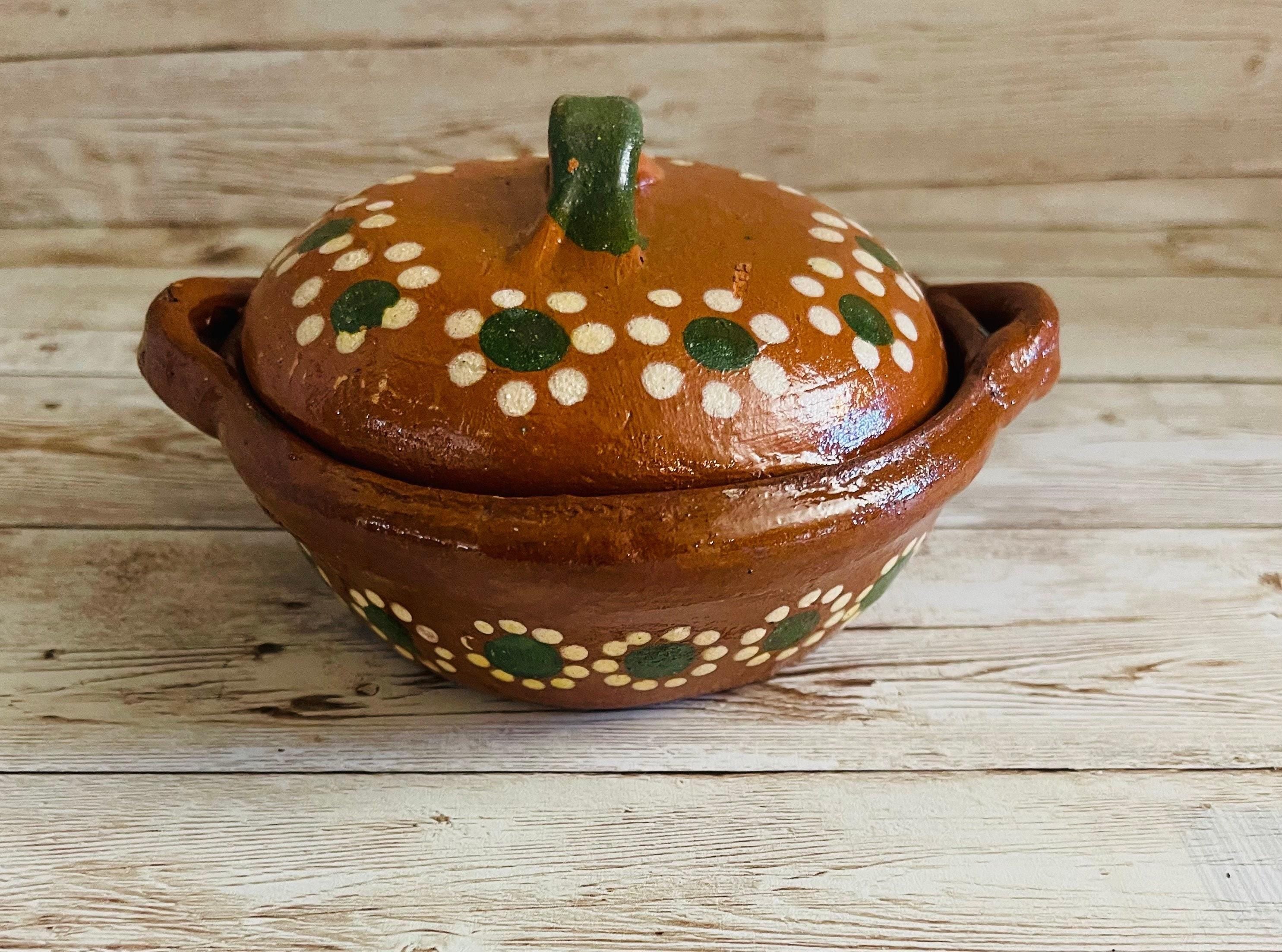 2 Mini Cazuelitas de Barro 2 Mini Clay Pots by Chica Mexico