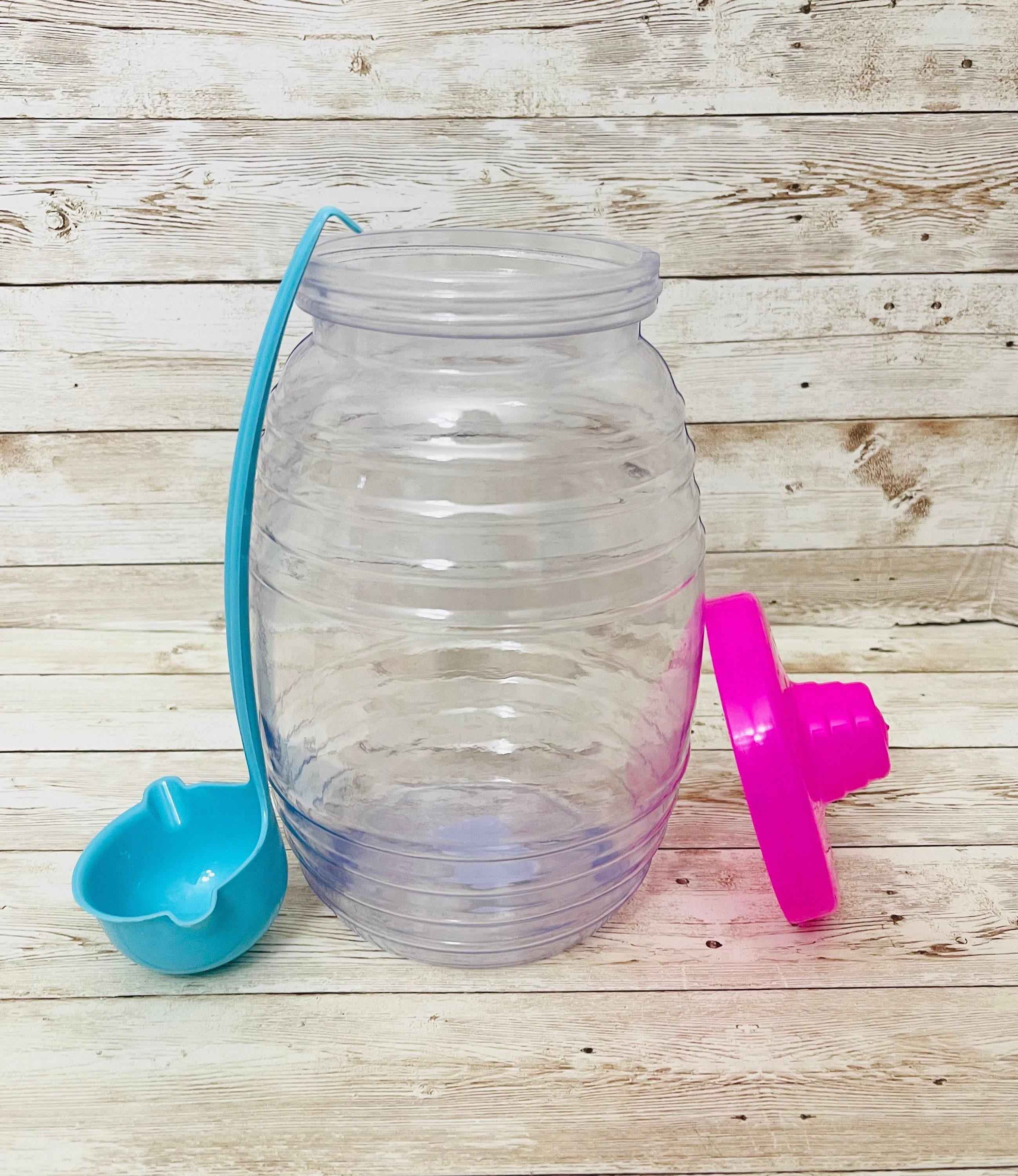 2 Liter Vitrolero with Ladle Plastic Spoon Assorted Colors Shipped Vitrolero 2 Litros con Cucharon de Plastico Se Envian Colores Surtidos