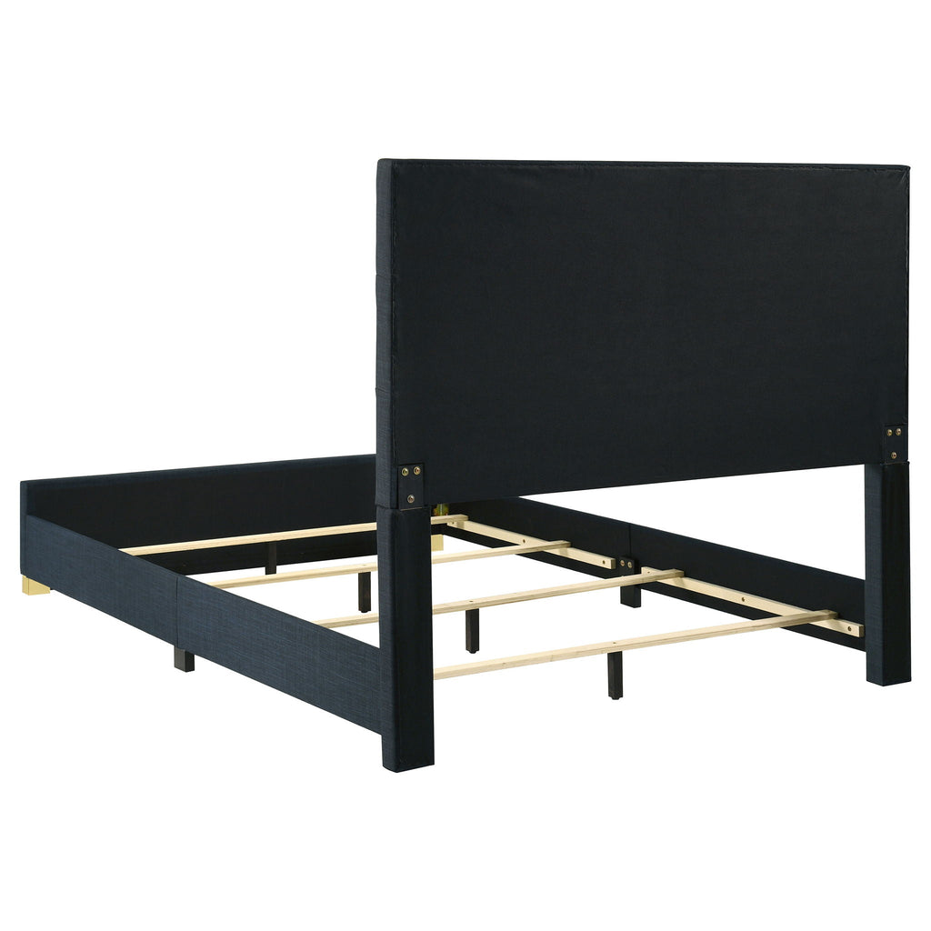 Ines 4-piece Queen Bedroom Set Navy and White High Gloss by Unique Piece Furniture