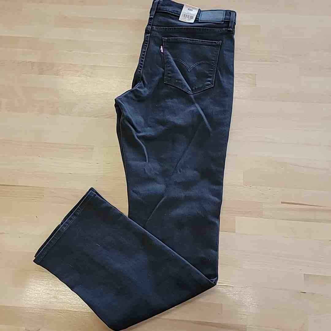 Levi's Size 32x32 Black 314 Shaping Straight Jeans NWT by Sweet Repeats