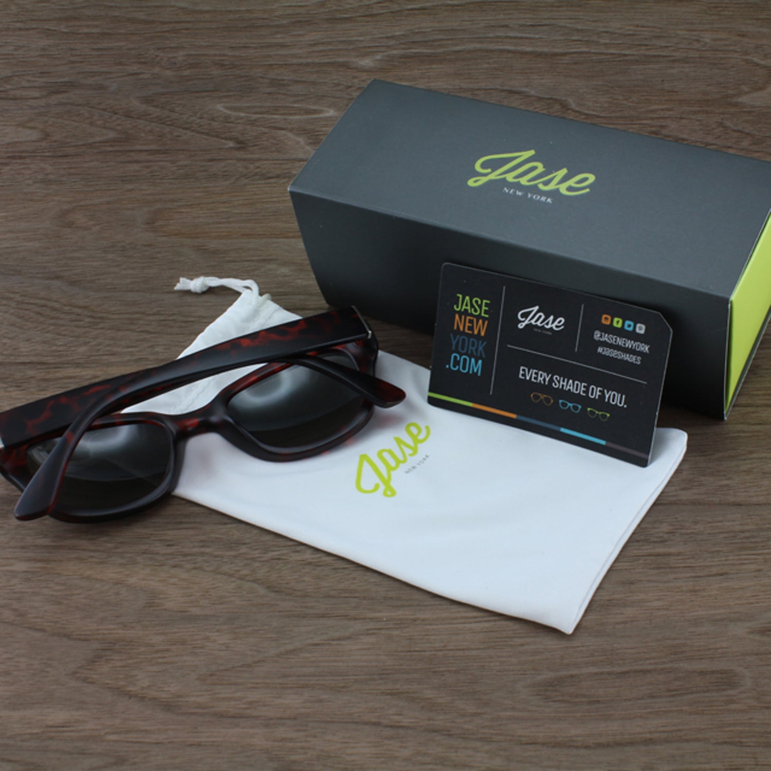Jase New York Delano Sunglasses - Chic and Stylish Eyewear for Every Occasion by Mint Green Cherry