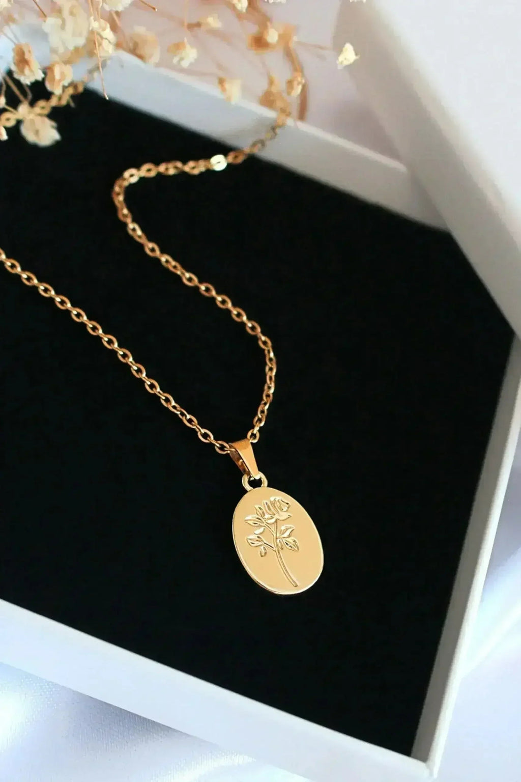 “Bouquet de Roses” 24K Classy Floral Necklace by Femstylo