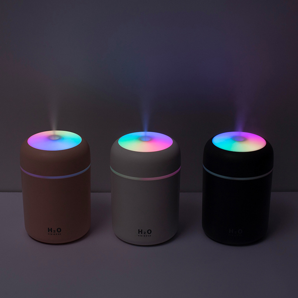 Portable Air Humidifier Diffuser for Car and Home Aromatherapy by Teal Simba