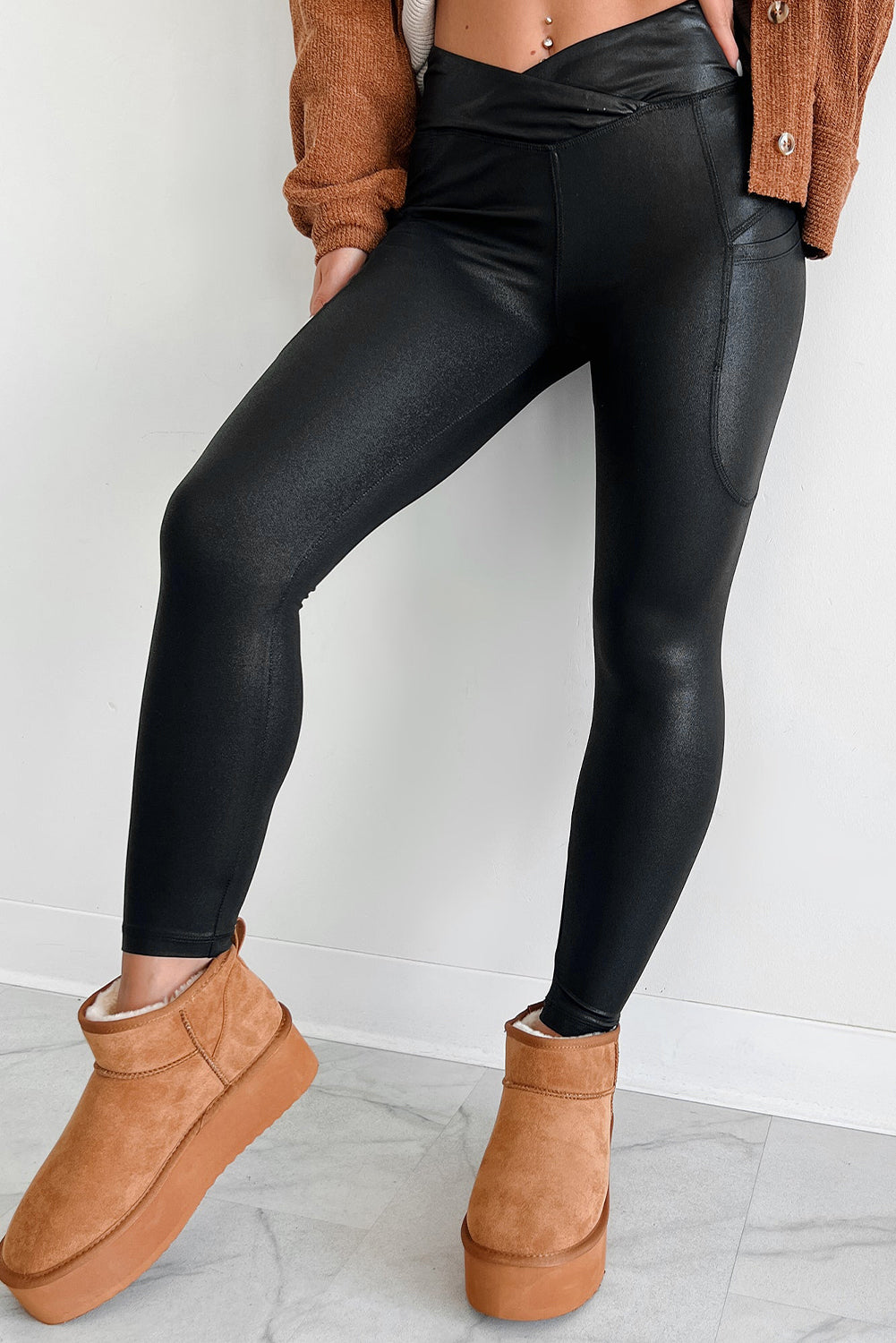 Black V Crossover High Waist Pocketed Leggings by Dear-Lover Dropshipping