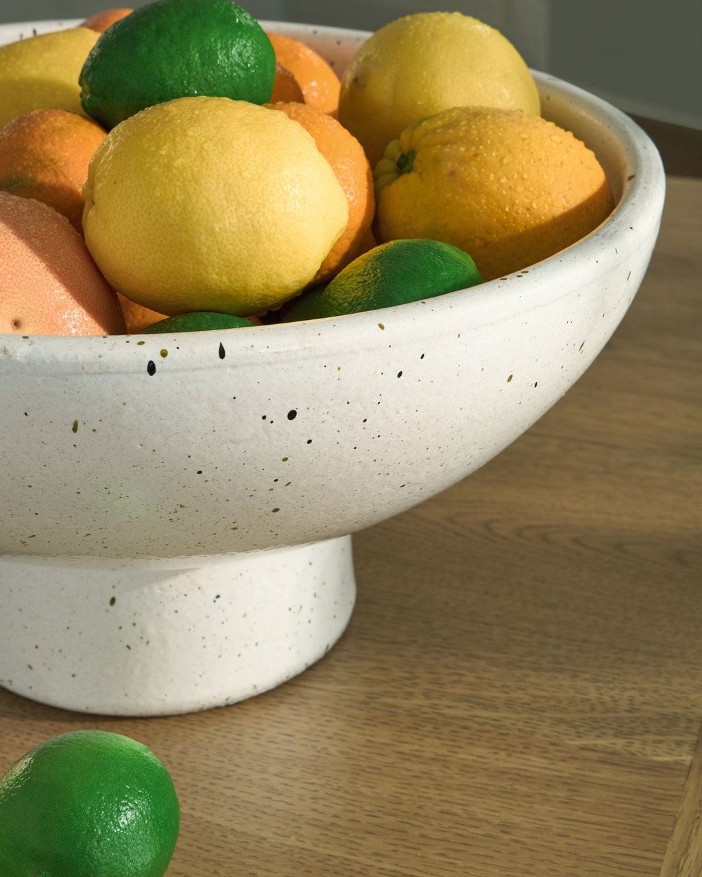 Dallinworth - Bowl - White / Black by Unique Piece Furniture