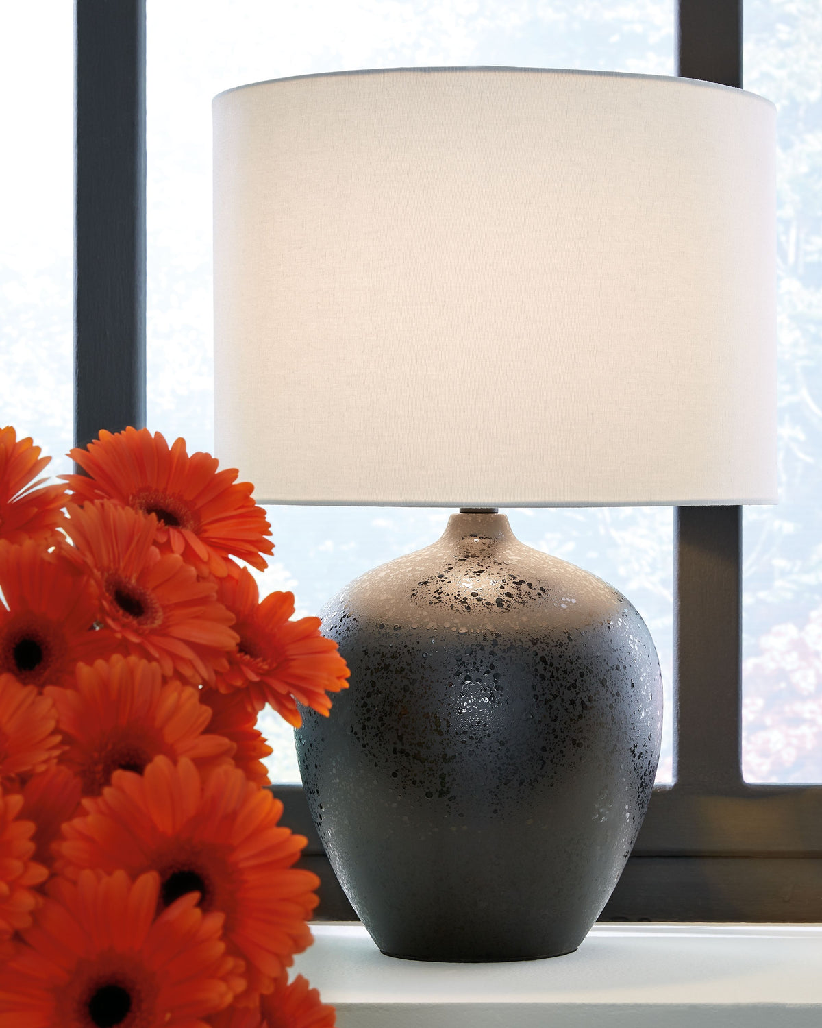 Ladstow - Ceramic Table Lamp - Black by Unique Piece Furniture