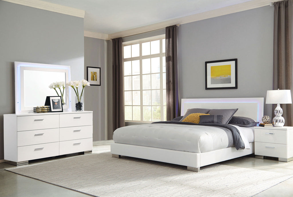 Felicity 4-piece Eastern King Bedroom Set White High Gloss by Unique Piece Furniture