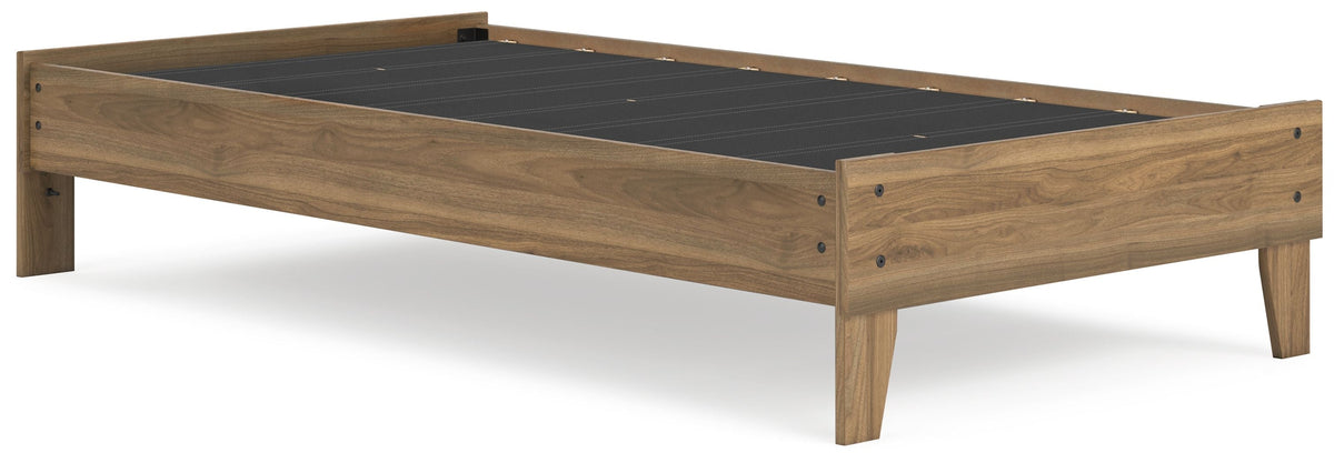Deanlow - Platform Bed by Unique Piece Furniture