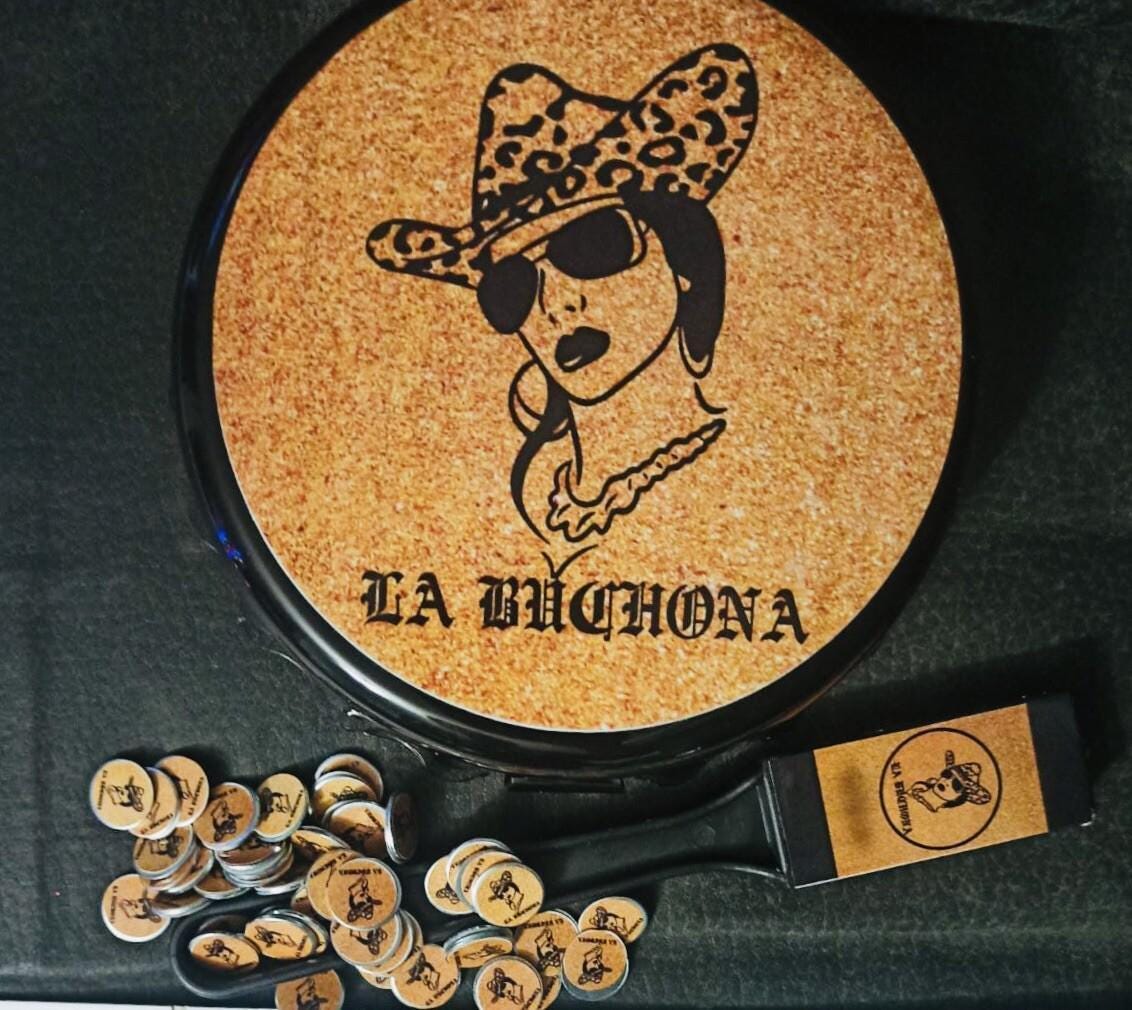 Fichero La Buchona Para Monedas/Fichas Con Pala Magnetica Y 50 Fichas by Chica Mexico