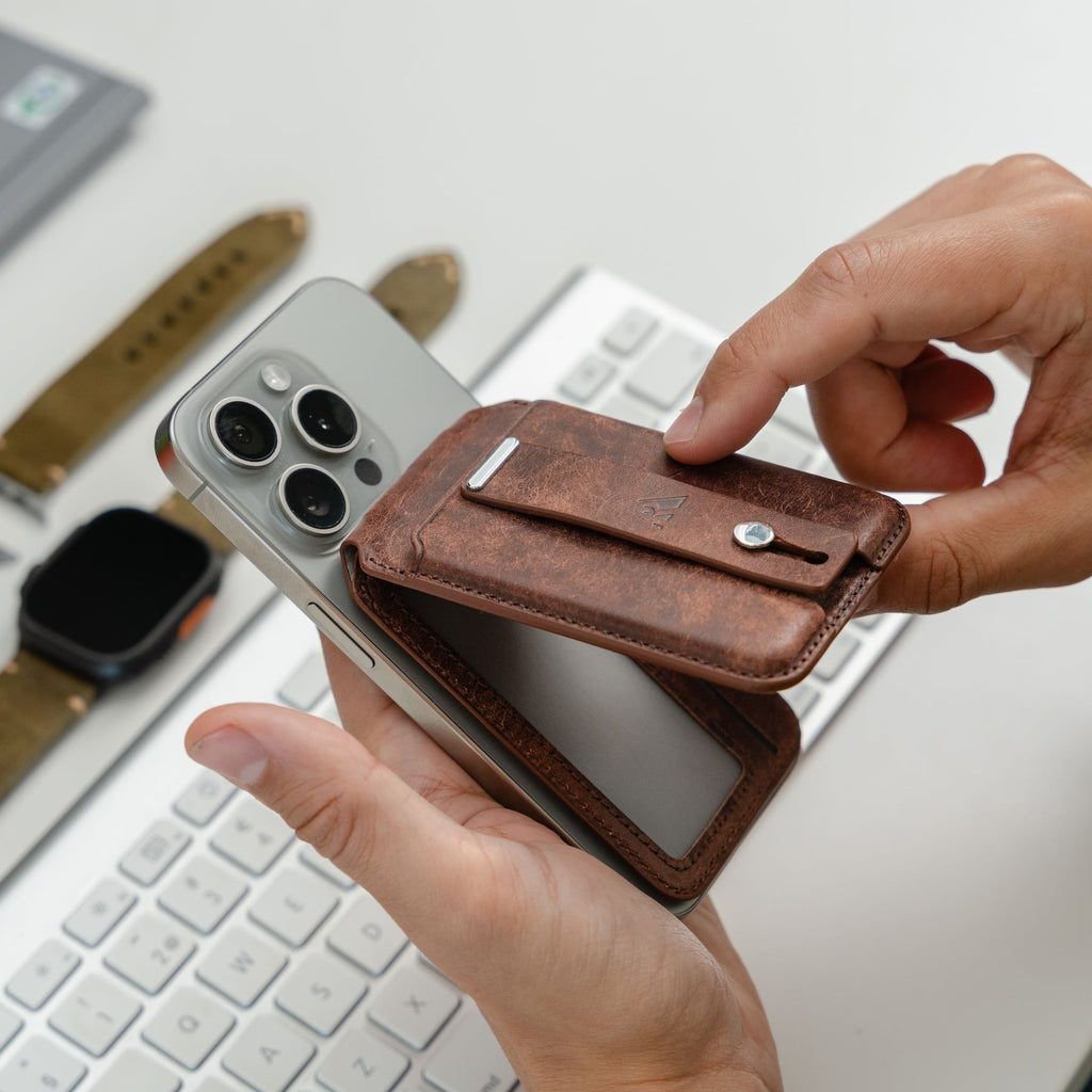 Magnetic Cardholder by Robust