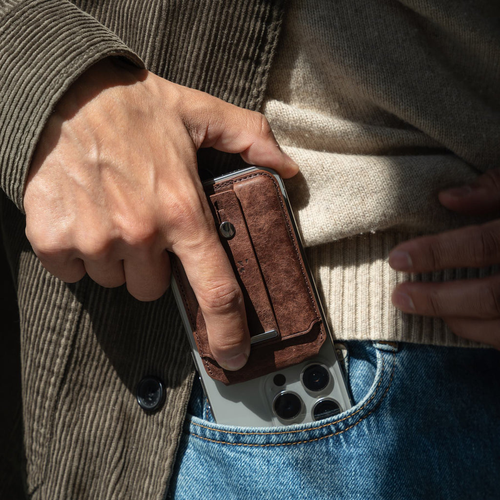 Magnetic Cardholder by Robust